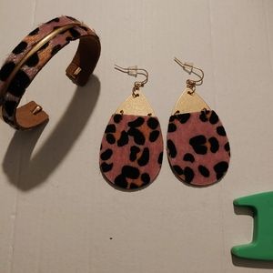 ❗MOTHER'S DAY ❗2pcs Faux Fur Bracelet And Earring Sets